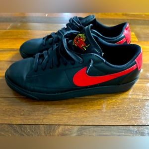 Nike Women's Blazer Low Floral Shoes Black/University Red Size 11